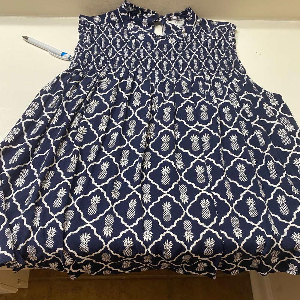 Crown and ivy top
